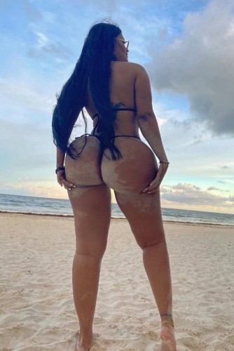 Fort worth BodyRubs Offered By (817)812-9769 | Bodyrubs (817)812-9769 is Latinoand offers nuru massages, asian massage, bodyrubs in Fort worth and available for incall on rubrankings Hi! I’m Alicia. I’m warm, friendly, and attentive. 🥰
I know life can get busy and stressful, and sometimes you simply need a moment to unwind.
I offer relaxation, wellness, and personal care exclusively for adults gentleman's, designed to help you relax, recharge, and enjoy some well-deserved time for yourself.
✨ By appointment only
💲 Session: $250 cash only for 40 minutes
Text or call me for appointment and availability.
(817) 812-9769