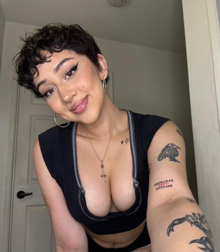 (830)200-6594 is Caucasianand offers nuru massages, asian massage, bodyrubs in Salt lake city and available for both on rubrankings My name is Amber, I am a professional Nuru massage. 
 Have you heard of Nuru massage?

My body to body massage is a full body Nuru type massage when both parts are naked and covered with odorless and colorless massage lotion. where, as a therapist, I use my whole body to apply a form of slippery massage oil to the client's body, instead of using my hands alone. 