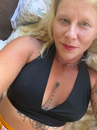 (843)609-9365 is Caucasianand offers nuru massages, asian massage, bodyrubs in Denver and available for both on rubrankings Hi Gentelmen I'm Lilly, 
I’m a high class woman that is well educated and traveled. I have heard I create a great vibe and atmosphere. My website url is really true. Come experience it for yourself!! 
