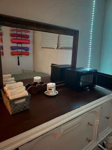 St louis BodyRubs Offered By (314)441-1181 | Bodyrubs (314)441-1181 is Caucasianand offers nuru massages, asian massage, bodyrubs in St louis and available for incall on rubrankings Cash only
Hours- 9:00 am 2:00 pm
Weekend/evening hours available for reg clients only
Regular erotic massage femdom πΉ
Face sitting / 6 πΉπΉπΉ 9
Dom /peg πΉπΉ
Russian finish πΉπΉ
Outfit request available- fetishes welcome.
Any fetish you can think up I will cater as long as it doesnβt involve full service.
*I am not full service*
Hot fresh towels for wipe down, fresh linens on massage table every session, and sanitized after each session, fresh clean towels for shower, clean shower, soap, and mouth wash.
Please be respectful, as I am inviting you into my personal private residence, but as a visiting friend to come relax in my personal spa like home with me - each session is tailor made to your needs, and preferences.