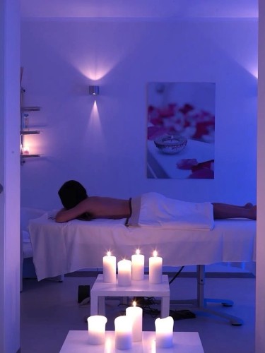 Denver BodyRubs Offered By (562)244-4094 | Bodyrubs (562)244-4094 is Caucasianand offers nuru massages, asian massage, bodyrubs in Denver and available for both on rubrankings Hello! I’m Jessie, a licensed and highly skilled massage therapist dedicated to helping clients unwind from stress, reduce muscle tension, and alleviate chronic discomfort. If you often feel overwhelmed, stiff, or fatigued, Jaine Massage Therapy offers customized treatments designed to meet your specific needs and wellness goals.
I utilize a variety of techniques to:
- Melt away stress and muscular tension through gentle, soothing strokes
- Reduce chronic pain and inflammation with targeted deep tissue therapy
- Enhance flexibility and improve range of motion with specialized stretching
- Promote overall well-being and deep relaxation for mind and body
Services Offered:
- Swedish Massage for gentle relaxation and stress relief
- Deep Tissue Massage to address stubborn knots and persistent pain
- Sports Massage designed for athletes and active individuals
- Aromatherapy incorporating essential oils for heightened relaxation
- Hot Stone Therapy to melt away muscle tension and increase circulation
- Nuru Massage for a unique, sensual experience
- Free Shower available before or after your session
- B2B Massage, GFE & 69, Suck no cover, Kissing – tailored intimacy services
- Guaranteed 100% satisfaction with each visit
What You Can Expect:
- A peaceful, calming environment meticulously designed for comfort
- A thorough consultation to identify your specific needs and preferences
- A personalized massage plan aligned with your wellness goals
- A relaxing, rejuvenating experience to refresh your body and mind
- A complimentary happy ending to enhance your satisfaction 😉❤️
Additional Services Available:
- Handjob / Hand Release
- Premium Blowjob & Tits Job
- Customized sessions designed to suit your personal style
I prioritize cleanliness, safety, and discretion, ensuring you always return for more enjoyable visits with the charming and attentive Sweet-Rose 😍🥰
Schedule your appointment now to experience the ultimate relaxation! ❤️🤝
Contact Details:
Phone: 📞 +1 (562) 244-4094
Telegram: @cfm201
WhatsApp: +1 (903) 309-3587