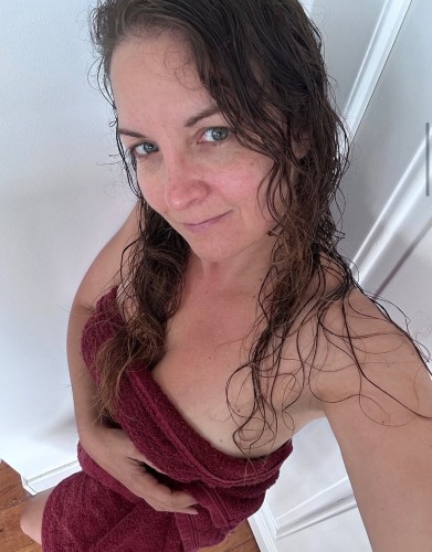 (472)089-192 is Caucasianand offers nuru massages, asian massage, bodyrubs in Greensboro and available for both on rubrankings I offer a range of services including the
GIRL FRIEND EXPERIENCE(GFE), Mistress sessions, massages with toys, striptease, role-play, deepthroat, oral without a condom, cum in mouth, cum on face, 69, French kissing, dirty talk, fisting, Kamasutra, bondage, BDSM, and anal (Greek). The benefits of massage include: ONLINE FUN ALSO AVAILABLE AT A AFFORDABLE PRICE 
  Decreasing Pain
• Reducing Anxiety and Stress
• Improving Range of Motion
Text me on +14722089192 
