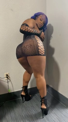 Birmingham BodyRubs Offered By (901)246-5018 | Bodyrubs (901)246-5018 is Blackand offers nuru massages, asian massage, bodyrubs in Birmingham and available for both on rubrankings Hi Gentleman! I am Aysah, I want to cater to your every need! Let me pamper you and give you an experience you are sure to remember! If you are wanting to have a good time with a pretty, intelligent, classy, outgoing, talented woman, than look no further, I can assure you that I am the best at what I do! I am available for incalls , I host in a clean, safe, discreet environment. I am also available for outcalls. I have my own transportation and drive myself to all my outcalls. I will be available all hours of the day and night, my availability varies. Just shoot me a text to inquire about my services babe, if I am available I will text you back at my earliest convenience. Exceptional hygiene is an absolute must! If you aren't capable of being respectful then refrain from contacting me, I only see gentleman! Do NOT send me ANY EXPLICIT text or pics! If you do I will not respond and you will be blocked immediately!! I ask ALL my clients to video verify with me beforehand. If you would prefer not to do so then please don't contact me because this is a requirement of mine in order to schedule a visit with me. ?DONATIONS?
A travel fee may be added to the outcall donation depending on the distance i would have to travel ⛽️??