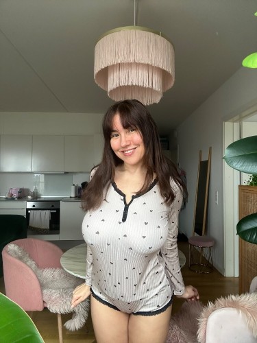 Chicago BodyRubs Offered By (772)285-6713 | Bodyrubs (772)285-6713 is otherand offers nuru massages, asian massage, bodyrubs in Chicago and available for both on rubrankings 💆♀️✨ PROFESSIONAL MASSAGE THERAPIST
Feeling stressed, tired, or dealing with body tension? Treat yourself to a relaxing and rejuvenating massage experience.
✨ Relax • Refresh • Rejuvenate
📍 Professional & Comfortable Service
📩 Book your appointment today!