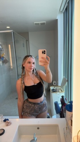 (717)230-4637 is Caucasianand offers nuru massages, asian massage, bodyrubs in Philadelphia and available for both on rubrankings Hi I'm Azra elite companion and I cater exclusively to refined gentlemen who are charming & polite and who appreciate discretion. Gentlemen who desire a beautiful woman who is artful, articulate & never rushed. I am very easy going and I have the ability to make you feel at ease right away. I'm flirtatious and seductive, and I love to please. I am always sincere and I enjoy what I do, so you will too. I will arrive at your location OR you can come to my Upscale place with discretion. Every aspect of an encounter with me is all about  elite , yet you will see that I am very down to Earth. I am sure the time we spend together will be unforgettable.
If I don't answer please text me, I will respond quickly! Kisses, Azra