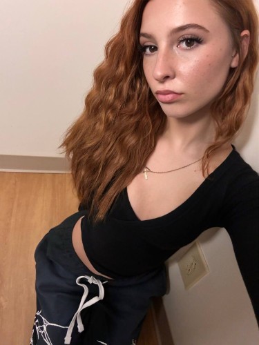 (216)618-1576 is 0andoffers nuru massages, asian massage, bodyrubs in Cleveland and available for service_location_incallon rubrankings I'm looking for some company too! 
Lets chat and relax while I give you a nice sensual rub down:) 
I have a private room for us! 
My phone is open!! 📲 
Text or call me babe💋