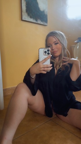(623)309-1010 is Caucasianand offers nuru massages, asian massage, bodyrubs in Phoenix and available for both on rubrankings Hi Gentleman ,
My name is Amber 
I provide sensual body rubs MT 
200 60 min 90 min 300 
Let my hands relieve your daily stress
Outcalls avail 
In call is in Gilbert 
Upscale (light screening required )
Text or call for VIP rates 
