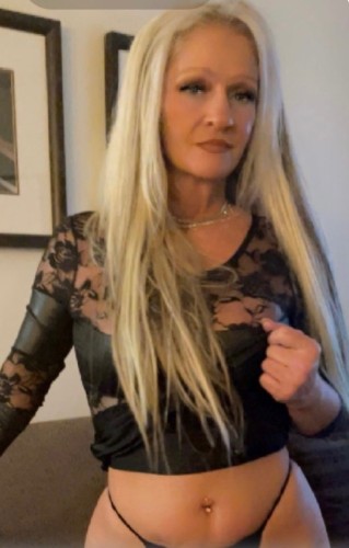 Dallas BodyRubs Offered By (214)349-5502 | Bodyrubs (214)349-5502 is Caucasianand offers nuru massages, asian massage, bodyrubs in Dallas and available for both on rubrankings Hello Gentlemen, I’m Kieva your fun, freaky, fetish friendly companion. I’m easy going and enjoy a variety of things. Contact me and be ready to prove who you are. Let’s have some fun!