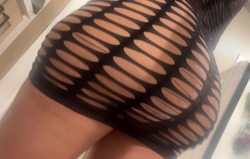(214)249-6906 is Latinoand offers nuru massages, asian massage, bodyrubs in Dallas and available for incall on rubrankings Hello Gentlemen,

I’m Mia Rose, your sweet, sexy & thick wild flower! 🌺  I’m mature, cute, fun & personable! I strive to give the best customer service & will ensure you leave with a smile! 

*In-calls only*
Swedish Massage Donations: 
30 mins $120, 60 mins $180, 90 mins $240, 120 mins $300 (Cash is preferred, however Cashapp, PayPal or Zelle is accepted with a $10 convenience fee)
*Upgrades are available for an additional donation but are to be discussed in person, during your session. 

Come melt in my hands, 🫠 while I rub your stress away! Can’t wait to cater to you! 😉 

Mia Rose 🌹 
(214) 249-6906

*Safe & clean environment 
*Clean linens & towels
*Shower available 
*In-home sessions (Avail in Lewisville & Carrollton) 

No inappropriate texts & no explicit photos! Also my photos here are real & recent. I will not send more photos. I’ll need to know when you want to book. Just text me your name, age, ethnicity & your request for availability, and I’ll do my best to accommodate. 😉