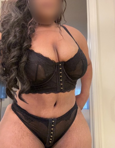 (773)446-9738 is Blackand offers nuru massages, asian massage, bodyrubs in Chicago and available for both on rubrankings Voluptuous, full-figured beauty offering a discreet, private escape for nice gentlemen who appreciate curves, genuine connection, and indulgence.

Availability: 6:00 AM – 9:00 PM

Private Incall Experiences:
• 30 Minutes  — $200
• 60 Minutes — $300


Outcall (travel to you) available upon request.


-MK
