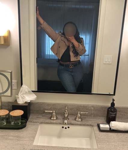 (773)446-9738 is Blackand offers nuru massages, asian massage, bodyrubs in Chicago and available for both on rubrankings Voluptuous, full-figured beauty offering a discreet, private escape for nice gentlemen who appreciate curves, genuine connection, and indulgence.

Availability: 6:00 AM – 9:00 PM

Private Incall Experiences:
• 30 Minutes  — $200
• 60 Minutes — $300


Outcall (travel to you) available upon request.


-MK
