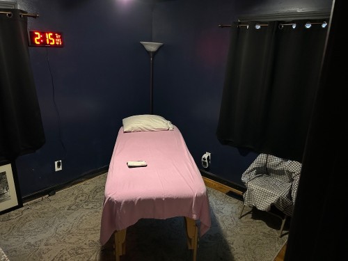 (502)202-4131 is Caucasianand offers nuru massages, asian massage, bodyrubs in Louisville and available for incall on rubrankings Our studio has been here for over a decade!  We screen clients and prefer that you've been here before or that you come with someone who's been here before.

Non-VIP rates 80hh 120 hour

Great Location, established studio, well trained staff, fantastic energy, lots of perks for our VIPs
10-6 Mon-Sat  


hot towels, professional products, experienced providers who appreciate your business.

You have high expectations and so do we :-)

Text to set your appointment
let us know when you'd like to come in, length of session and we'll let you know who's available.

Our website is bodyrub.pro

Current Staff:  Dakota, Sage, Delilah and Tara (looking to add additional staff)