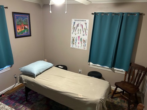 (502)202-4131 is Caucasianand offers nuru massages, asian massage, bodyrubs in Louisville and available for incall on rubrankings Our studio has been here for over a decade!  We screen clients and prefer that you've been here before or that you come with someone who's been here before.

Non-VIP rates 80hh 120 hour

Great Location, established studio, well trained staff, fantastic energy, lots of perks for our VIPs
10-6 Mon-Sat  


hot towels, professional products, experienced providers who appreciate your business.

You have high expectations and so do we :-)

Text to set your appointment
let us know when you'd like to come in, length of session and we'll let you know who's available.

Our website is bodyrub.pro

Current Staff:  Dakota, Sage, Delilah and Tara (looking to add additional staff)