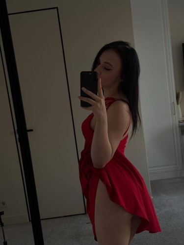(646)351-3147 is Caucasianand offers nuru massages, asian massage, bodyrubs in Los angeles and available for incall on rubrankings ✦ ───── ✨ ───── ✦

✨ Experience pure bliss... ✨
Forget the ordinary. The legendary Nuru technique awaits you—a dance of two bodies in an ocean of tenderness. 🌊

💎 Your journey of renewal includes:

🧴 Authentic Nuru gel: for a glide that is incredibly long-lasting and gentle.
🔥 Body-to-body (B2B) contact: my warmth becomes yours.
💆‍♂️ Complete release of tension and stress.
🦢 Unforgettable sensations. 🦢
Just you, me, and a feeling of absolute weightlessness. Indulge in the luxury of melting into my embrace.

✨ I look forward to sharing a session of pure pleasure with you: 🏡
🌊 🧴 🧴 💆‍♂️ ✨ 🦢 🕯 🐚 🤍 🎐 🧴 🌊