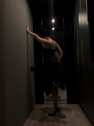 (646)351-3147 is Caucasianand offers nuru massages, asian massage, bodyrubs in Los angeles and available for incall on rubrankings ✦ ───── ✨ ───── ✦

✨ Experience pure bliss... ✨
Forget the ordinary. The legendary Nuru technique awaits you—a dance of two bodies in an ocean of tenderness. 🌊

💎 Your journey of renewal includes:

🧴 Authentic Nuru gel: for a glide that is incredibly long-lasting and gentle.
🔥 Body-to-body (B2B) contact: my warmth becomes yours.
💆‍♂️ Complete release of tension and stress.
🦢 Unforgettable sensations. 🦢
Just you, me, and a feeling of absolute weightlessness. Indulge in the luxury of melting into my embrace.

✨ I look forward to sharing a session of pure pleasure with you: 🏡
🌊 🧴 🧴 💆‍♂️ ✨ 🦢 🕯 🐚 🤍 🎐 🧴 🌊