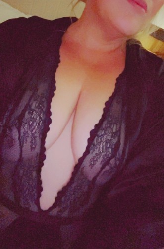 Dallas BodyRubs Offered By (940)331-4459 | Bodyrubs (940)331-4459 is Caucasianand offers nuru massages, asian massage, bodyrubs in Dallas and available for both on rubrankings If you’re here, chances are you’re looking for more than simply passing the time. Maybe you’re craving an escape from your everyday routine, a little excitement, or just relaxing with someone who makes it easy to breathe, laugh, and enjoy the moment. Whatever brought you here, I want our time together to feel like something you can genuinely look forward to. I’m sexy, playful, and naturally affectionate. I love intimate conversations, undeniable chemistry, a little adventure, and that delicious feeling of getting completely wrapped up in each other. I notice the little things, what makes you smile, what helps you relax, and what makes you feel genuinely wanted, spoiled, and like your every wish is mine to grant. For me, the best connections feel effortless. Conversation flows, chemistry takes over, and for a little while, the outside world simply doesn’t matter. Whether you’re craving companionship, affection, adventure, or just an escape with a beautiful woman who genuinely enjoys your company, I want our time together to feel natural, playful, and personal. My favorite part? Creating the kind of experience that leaves you thinking about me long after we’ve said goodbye and already looking forward to next time.
After the first time we meet in person, you may also enjoy additional ways of connecting with me, including Socials, texting, video chats, content*, public outings, events and more, Just don’t blame me if you start craving me. 💋
💆‍♂️ Publicly Discreet — East Plano
Looking for something easy and discreet? I now have access to an upscale men’s wellness center location where we can slip away so you can relax and enjoy a little you time without the extra hassle. Basic sessions are hands on with nothing left unseen.
15 min — 150+
30 min — 200+
60 min — 300+
90 min — 400+
*Upgrades: Silver- +50 // Gold- +100
No deposit.
Screening is required.
🏩 Private Escape
For those wanting more privacy, I also offer companionship in hotels throughout the NTX/DFW area for incall that’s convenient for you. Companionship is always the flat rate listed below.
1HR- 400
1.5 HR- 550
2HR- 700
3HR- 1,000
6HR- 1,800
12HR- 3,000
$100 deposit required.
Screening is required.
OUTCALL & TRAVEL- Upscale Hotels only-
Rates are the same with travel cost added if outside DFW.
Please keep communication respectful and non-explicit. I do not discuss details of wellness sessions or answer questions about exactly how we’ll spend our private time together.
I do not answer phone calls or FaceTime, or send additional photos to new friends. I am established, highly reviewed and you can also find me on P411 for varification.
For screening, a reference from an established provider, an active P411 profile, or be prepared to shared a selfie and some information about your selfđź’•
đź’‹ TO BOOK WITH ME, PLEASE TEXT:
• Your name
• General location you’d like to meet if not the wellness center
• Desired date & time
• Desired duration
• The site you found me- RR