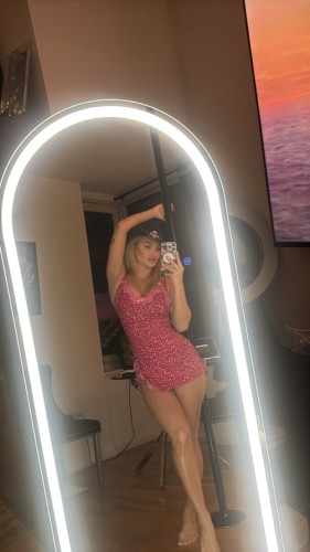 (772)353-2789 is Caucasianand offers nuru massages, asian massage, bodyrubs in Boston and available for both on rubrankings I'M A LICENSED MASSAGE THERAPIST CATERING TO MEN WHO WANT A PROFESSIONAL MASSAGE IN A RELAXED SETTING. 
 
VISIT ME IN MY PRIVATE STUDIO. 
 
ALLOW ME TO GET THE KNOTS OUT AND FINALLY RELAX. 
 
I PROVIDE AN ALTERNATIVE TO ASIAN SPAS, BODY RUBS, OR TRADITIONAL MASSAGE CHAINS. I DO MASSAGE AND A BODY RUB. I AM LICENSED AND CERTIFIED.
 
YOU WILL LEAVE STRESS FREE!!!!!!!
MASSAGE RATES

30 MIN $100.00. 60 MIN $200.00. 90 MIN $300.00 120MIN $400.00
 NOTICE: I DON’T ACCEPT CASH AS PAYMENT FOR BOOKING RESERVATIONS

MY MANTRIC MASSAGE COMBINES 30 MINUTES OF TRADITIONAL MASSAGE AND 30 MINUTES OF TANTRIC MASSAGE. ENJOY THE BEST!!!!

* I'll host you in a relaxing and beautiful environment to maximize your comfort.

* Your session will NEVER be rushed, and we'll take our time slowly exploring one vibrant sensation after another.

* Expect me to be warm and inviting when I greet you for the first time, and playful and sensually connected throughout our time together.

* Expect to leave thinking delightful thoughts of me for the next few days, weeks or even months, and looking forward to our next encounter.
DON'T SETTLE ON A BODY RUB
 
DEEP TISSUE MASSAGE
SWEDISH MASSAGE 
SPORTS MASSAGE
HOT STONES
FULL BODY TANTRIC MASSAGE 

MASSAGE BENEFITS Reducing stress and increasing relaxation Reducing pain and muscle soreness and tension Improving circulation, energy and alertness Lowering heart rate and blood pressure Improving immune function

And I'm also here to fulfill your wishes and reduce your Pains and tension in a clean.

I BOOK BY TEXT ☎️ (772) 353-2789 HOPE TO SEE YOU ON MY TABLE AND ENJOY MY SERVICES.
THANK YOU.

WhatsApp: (772) 353-2789

Phone 📞: (772) 353-2789

Signal : lindsay_12.12
