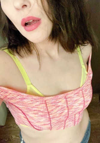 (602)367-7055 is Caucasianand offers nuru massages, asian massage, bodyrubs in Erie and available for incall on rubrankings Let me rub your sore muscles with warm oil or no oil . 
Lets have a time together 
Daytime hours or evening hours available. 
Call or text  Ember at 1 602 367 7055


Fetish friendly
Erie Pennsylvania
