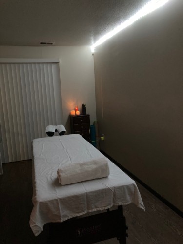 (602)367-7055 is Caucasianand offers nuru massages, asian massage, bodyrubs in Erie and available for incall on rubrankings Let me rub your sore muscles with warm oil or no oil . 
Lets have a time together 
Daytime hours or evening hours available. 
Call or text  Ember at 1 602 367 7055


Fetish friendly
Erie Pennsylvania