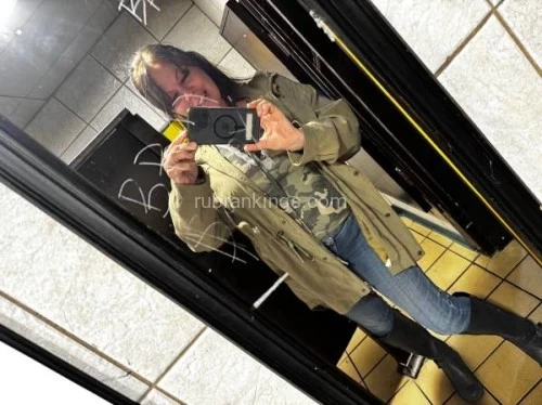 Phoenix BodyRubs Offered By (480)553-8338 | Bodyrubs (480)553-8338 is Caucasianand offers nuru massages, asian massage, bodyrubs in Phoenix and available for incall on rubrankings Quality body rub. Experienced Mature (61) lady.
220 Hour
120 half hour
clean discreet studio
shower available
Licensed (35 years) manscaping services available -
waxing
shaving
trimming