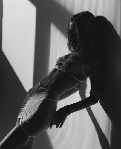 Chicago BodyRubs Offered By (786)409-9065 | Bodyrubs (786)409-9065 is Caucasianand offers nuru massages, asian massage, bodyrubs in Chicago and available for incall on rubrankings Luxury is when you're in my arms,
and you have no voice, no thoughts.
My skin is a precious touch.
You don't buy time—you gain access.
I'm B2B, I'm warmth, I'm depth.
🕯 I create tension and stretch it.
👠 I gently smother your consciousness.
🚫 Sex? Not in this ritual. Only the power of the body