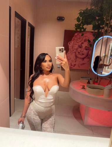 Las vegas BodyRubs Offered By (702)941-5188 | Bodyrubs (702)941-5188 is Latinoand offers nuru massages, asian massage, bodyrubs in Las vegas and available for outcall on rubrankings Hello.. Hello there,
The Ella Experience can be as soft and sensual or as stimulating with pressure as you would like.
Let me alleviate your stress so you can have the ultimate Las Vegas experience!
Consider me to be the true What Happen in Vegas Stays in Vegas expert.
I offer a variety of body rub experiences however the Ella experience does cater to escort/Companionship, couples, Duo/multi girl, dance as well as fetish and fantasy. Please inquire about rates.
Hearts, Hugs and Kisses
Ella