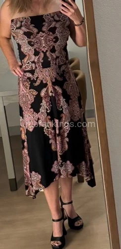 Las vegas BodyRubs Offered By (919)614-3081 | Bodyrubs (919)614-3081 is Caucasianand offers nuru massages, asian massage, bodyrubs in Las vegas and available for both on rubrankings Imagine an escape into a space tailored specifically for your relaxation. Step aside from everyday stress and enter a world of companionship with someone you can fearlessly allow to see your true self. I'm a lover of people and very intuitive to individual needs. You will enjoy my natural ability to make those around me feel comfortable, as well as my optimistic, non-judgmental and open personality.
I’m often told I’m attractive but I consider myself to have a very down to earth, girl next door look. I’m a mature provider, quite minimalistic, a lover of animals and nature, extremely active and have lots of hobbies and interests. If you prefer a glam look with a lot of makeup, that’s not me. I have a very natural and simple look.
You will find me well rounded, an intelligent conversationalist, passionate about life and new experiences. My smile speaks volumes of my positive outlook. I'm filled with the maturity of many life lessons, yet youthful and sometimes a bit silly. I’m gregarious with a bit of a dry and sarcastic sense of humor, accompanied by a contagious laugh.
I have many things in life that keep me busy, it can sometimes be a day or two before I reply. When you reach out please introduce yourself. I don’t see many people, and first impressions are everything! I always schedule ahead to allow time for planning and screening.
I'm a non-smoker, extremely particular about my hygiene and take good care of myself. I would appreciate the same hygiene consideration.
Please handle donation at the start of our time together by leaving in a conspicuous place. If our time begins in public please enclose in a card or gift bag. I do not discuss gifts, and communication will cease if any questions are asked about services. Please be aware, and respectful, of staying within the boundaries of the time frame booked.
I am, always have been, and will remain 100% drug free.