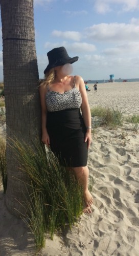 (954)826-9920 is Caucasianand offers nuru massages, asian massage, bodyrubs in Chicago and available for incall on rubrankings Hello Gentleman,I am the Nuru Guru.  45 years young, plenty of experience and huge, naturals.  Come see a pro, forget the amateurs.  Call or text me now.  Sandy 9/5/4 8/2/6 9/9/2/0Available every day noon to 7pm