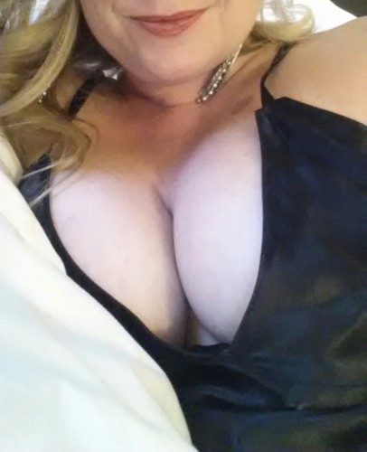 (954)826-9920 is Caucasianand offers nuru massages, asian massage, bodyrubs in Chicago and available for incall on rubrankings Hello Gentleman,I am the Nuru Guru.  45 years young, plenty of experience and huge, naturals.  Come see a pro, forget the amateurs.  Call or text me now.  Sandy 9/5/4 8/2/6 9/9/2/0Available every day noon to 7pm