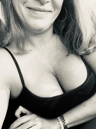 (602)706-5252 is Caucasianand offers nuru massages, asian massage, bodyrubs in Phoenix and available for incall on rubrankings PLEASE CALL not text for info and APPOINTMENTS

Hours M-F 11-7pm
Weekends vary 
A CALL & notice is best!
Can be flexible w/notice 

LOCATION: Private Upscale Studio/Office (not shared)
                    Near 51 Freeway/Glendale and 16 street

RATES Deep Tissue FBSM 

45 min 160
60 min 220
75 min 260
90 min 300
B2B Nuru $60

I am Busty 36DD, A petite 5’4” 54 yr old, brunette, athletic build. 

Your session is Spa like REAL deep tissue massage session (if needed) w/a twist of SENSUAL /Light Touch/Swedish   

I cannot wait to get my naked body and hands on you! 
To be excited and relaxed on my table and to feel your best self again is my goal!

Let’s make your day unforgettable. 
I'm ready when you are.😘

Cash Zelle 

Dawn
602 706-5252
No late night sessions