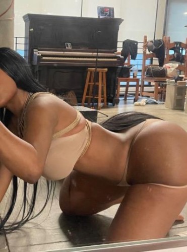 (323)220-9109 is Mixedand offers nuru massages, asian massage, bodyrubs in Houston and available for both on rubrankings Adult Model Upscale Professional Elite and very Sweet !

Hey I'm Gisselle I'm a former model and I'm a very Fun Beautiful person inside and out I enjoy to met new people I love to please I work out Daily and my body is amazing I'm always clean looking good and smelling Nice and Sweet always available in a upscale location ! 