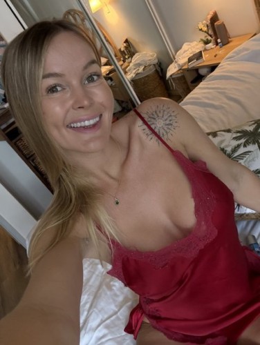 (570)572-3695 is Mixedand offers nuru massages, asian massage, bodyrubs in Denver and available for both on rubrankings With over 3 years of experience, I offer a private, intimate, full body relaxation massage to select clientele.   I believe as humans we are completely connected; body, mind, soul and spirit. My priority is providing a safe space for you to release not only your physical and sexual tension but also, if you choose, your mental or emotional tension. My training (see below) and years of practice, combined with a unique adaptability allow me to fulfill a diverse range of preferences and desires. My intuitive, sensual touch is exactly what you've been looking for.   While I offer bj/fs, I'm very open to special requests including shower, outfits and fetish sessions. You're always welcome to ask :)  TRAINING AND EXPERIENCE:  Over 10 years: - Teaching meditation - Studying reflexology  - Emotional intelligence and Life Coaching training   Over 4 years: - Studying sexual wellness - Practicing relaxation massage   Text me now to book an appointment.  Texting number: +1 (570)   572 3695
Telegram: @ Miaensley