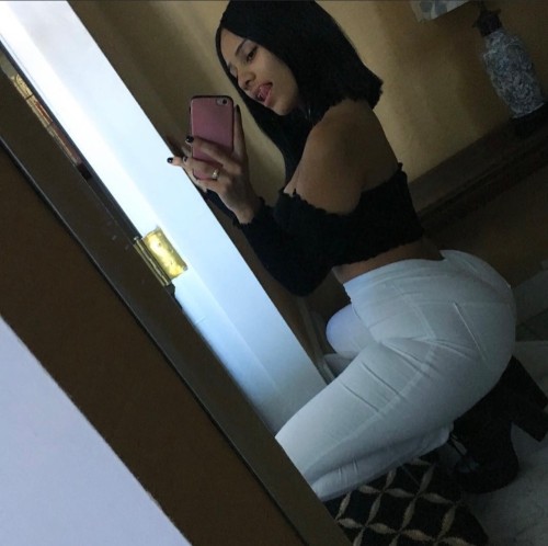 (253)210-1179 is Mixedand offers nuru massages, asian massage, bodyrubs in Tacoma and available for incall on rubrankings Hey guys, my name is saleena. 

A soft touch… warm skin… and an irresistible, sensual flow that pulls you into complete relaxation. I’m a feminine, inviting masseuse in the Puyallup area, offering a smooth, intimate escape where you can let go and enjoy the way I move. Step into my space and sink into the kind of tension-melting experience you crave.

$450-90 min. 
$350 -60 min. 
$250-$30 min. 
