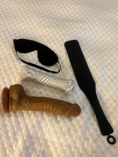 (818)527-8692 is Blackand offers nuru massages, asian massage, bodyrubs in Los angeles and available for incall on rubrankings Thick brown skin beauty 
Private upscale incall I’m located in Woodland Hills area 
Massage table 
Massage oil /  Prostate Massage/peg
Full Body full service 
Toys play also available 
Clean nice safe location 
It’s my private apartment fyi/ shower available 
150$ one hour
250$ two hour