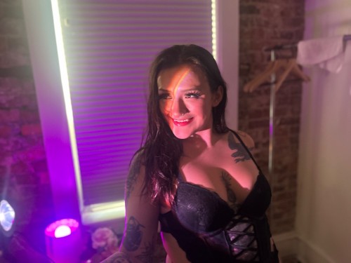 (615)785-4190 is otherand offers nuru massages, asian massage, bodyrubs in Nashville and available for both on rubrankings Are you experiencing loneliness, disconnect, depression physical discomfort, or a buildup of tension that only a soft feminine touch could aid?
Look no further as you found the provider for you. I have seven years of experience and love my job, and love assisting men in feeling their most masculine, relaxed, and happy. With the weight of the world on their shoulders, and not a lot of safe places to go - a lot of men are left with unfulfilled desires, needs, and starvation of skin to skin contact. Book with me today and you’ll be wanting to come back tomorrow.
I offer multiple types of relaxation sessions, including nuru, 4-hands / doubles (with notice in advance), lingerie, relaxation, financial domination, couples, cuddling, and all upgrades and other sessions are available for discussion IN PERSON ONLY!
~~~~~
🌹 DONATIONS 🌹

😇Classic Package 😇(BASIC RUB)
$100 30 min 
$150 45 min
$200 60 min 

♦️ Ruby Package♦️ (LINGERIE RUB)
$100 15 min 
$160 30 min
$180 45 min
$200 60 min 
$300 90 min
💎 Diamond Package 💎( NURU RUB) 
$140 15 min 
$220 30 min
$240 45 min 
$300 60 min 
$360 90 min

Cleanliness REQUIRED & Shower is available on sight!
xoxo, Dani 💋


*yes, this is really Dani! I can verify via FaceTime or google meet FOR FREE ✨
I NEVER EVER require a deposit or verification fee, if someone asks for that it ain’t me!  I lost access to my verified ad so I started over. I have no problem verifying myself 💋
If you have had any trouble reaching me in the past, please reach out again as I have resolved my technical issues with my Work Phone and will be responding to everyone, text or call now!’ 
📞📱615-785-4190📱 📞 
📣📣Until further notice, I will be working entirely independently out of a midtown condo and I’m not associated with any studios or independent providers  📣📣*entertainment purposes only * no deposit required * in call & out call available * no illegal services offered * i reserve the right to refuse service to anyone for any reason at any time * 
