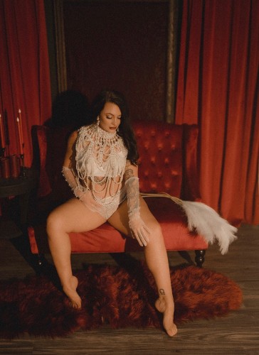Salt lake city BodyRubs Offered By (801)651-1280 | Bodyrubs (801)651-1280 is Caucasianand offers nuru massages, asian massage, bodyrubs in Salt lake city and available for both on rubrankings Hi, Iβm Tara ππ
Step into an experience that goes far beyond an ordinary massage.
Iβm a Tantrica with 12 years of practice, specializing in Tantra, Nuru-style bodywork, sensual touch, and awakening pleasure and life force within the body.
This experience is designed to help you soften, surrender, reconnect with sensation, and experience the feminine in a way that feels intentional, embodied, and deeply present. It is a space to explore sacred touch, pleasure, desire, intention, and the parts of yourself that are often pushed aside in everyday life.
Come to be nurtured. Come to receive. Come to feel the energy of the Goddess through softness, presence, sensuality, and devotion.
This is not a hookup and not full service. Clear boundaries are honored at all times.
By appointment only. Serious inquiries only.
Located in Midvale.
After 12 years in this work, I can confidently say this is not your average body rub β it is an experience youβre unlikely to forget.